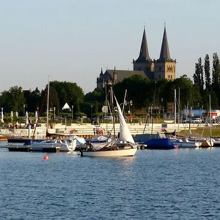 Pleasant In Lana